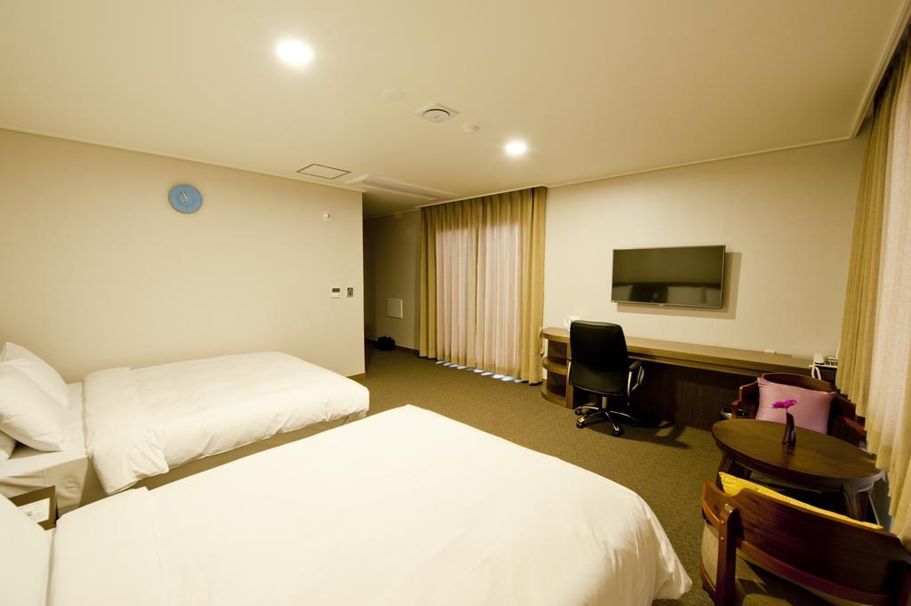 Jeonju Yeonghwa Hotel Room photo