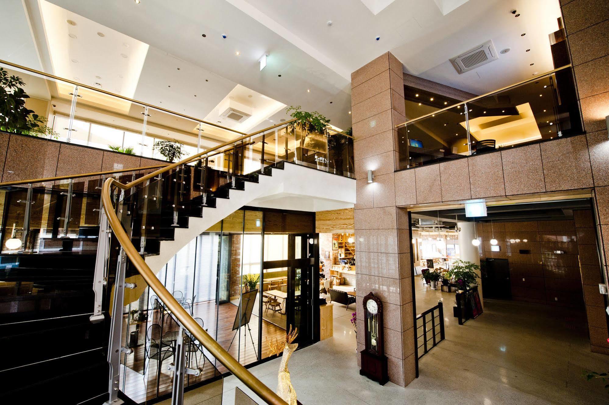 Jeonju Yeonghwa Hotel Exterior photo
